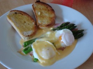 eggs-benedict-plus-asparagus